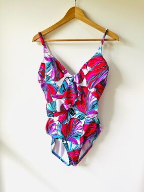 Jantzen One-Piece Swimsuit in Pink Floral Tropical Print With Ruffle - Size 10